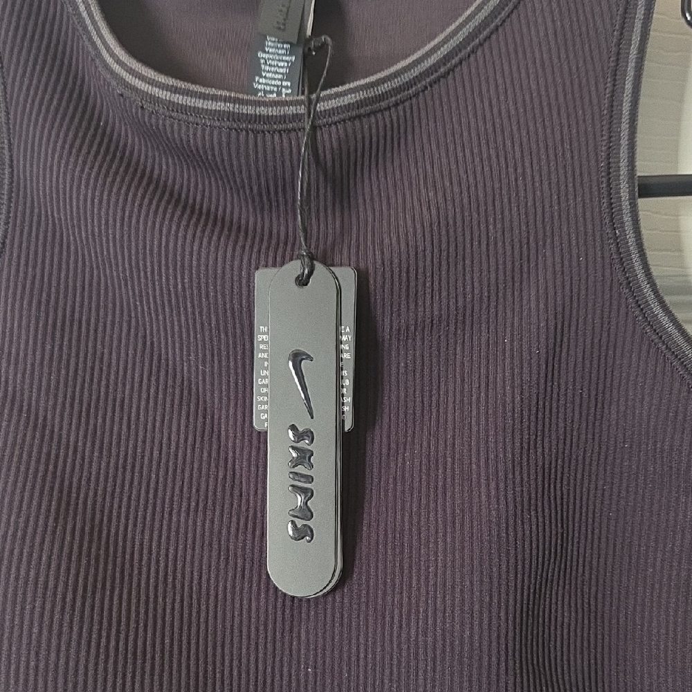 SKIMS NIKE Ribbed Seamless Racer Front Bra - Picture 2 of 4
